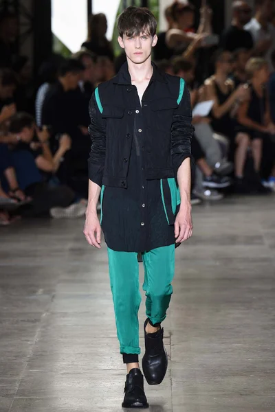 Look 8